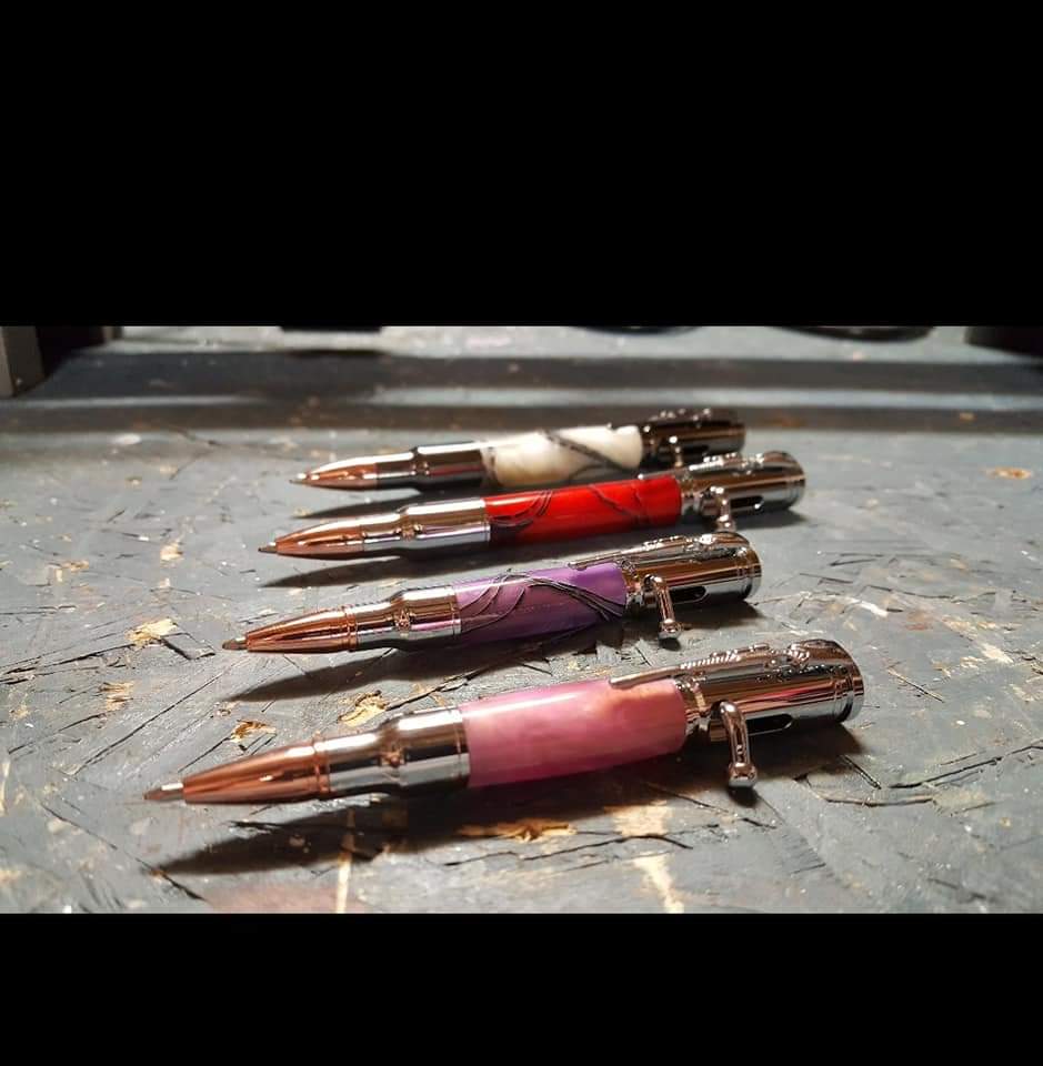 Bolt action pen
